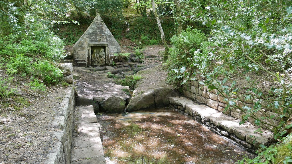 2022-05-01-13h-30m-26s_049.JPG - La fontaine de Kergoat