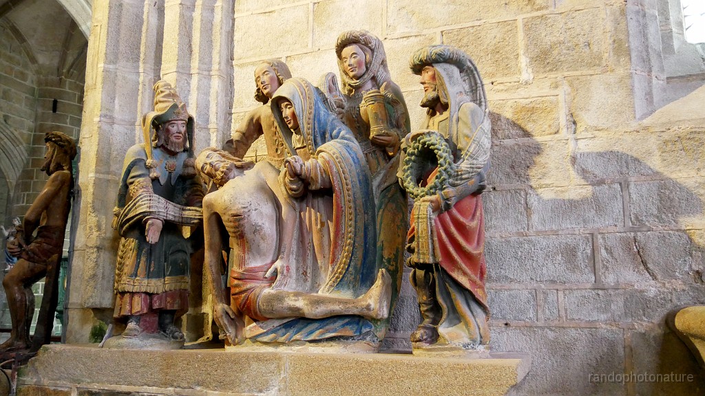 2022-05-01-16h-11m-06s_059.JPG - Locronan : Eglise St Ronan (XVe siècle), déposition de croix