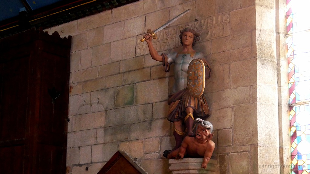 2022-05-02-12h-08m-49s_102.JPG - St Michel terrassant le diable de Juch