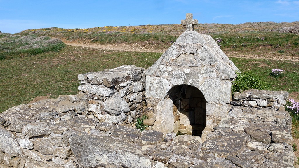 2022-05-04-17h-43m-11s_260.JPG - Pointe du Van : chapelle St Mathieu