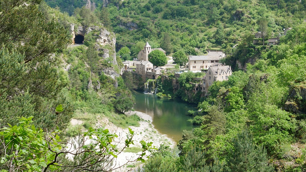 2023-05-22-12h-05m-53s_110.JPG - St Chély du Tarn vu d'aval