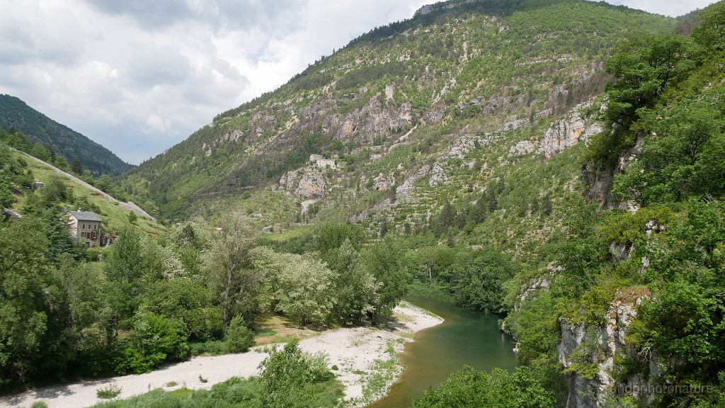 2023-05-22-15h-30m-16s_134.JPG - Sous la Roque Longue