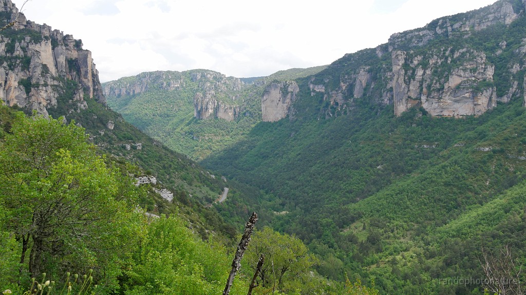 2023-05-24-13h-58m-15s_242.JPG - Les gorges de la Jonte qui se terminent également au Rozier