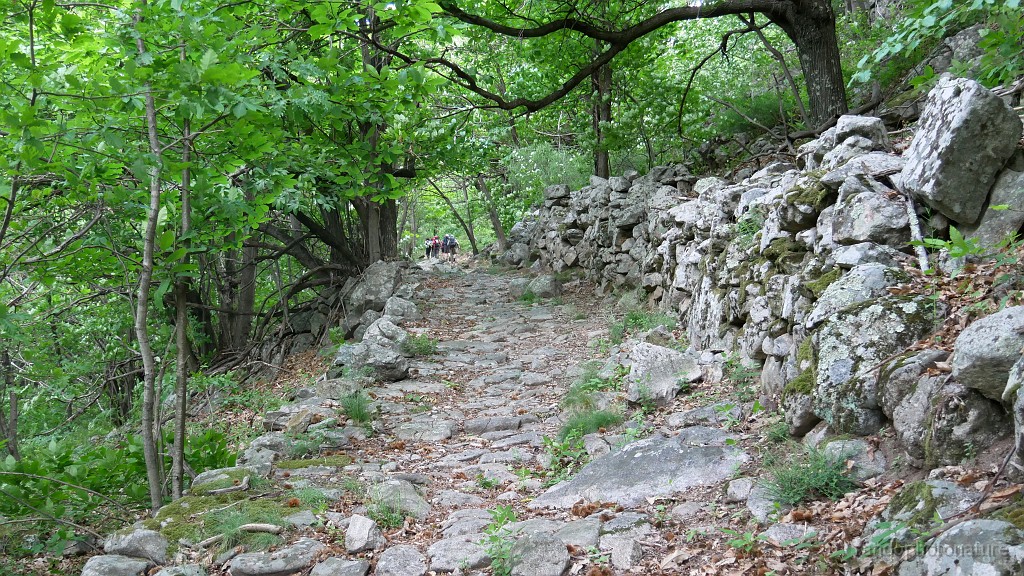 2021-06-07_09h-54m-15s_097.JPG - La vieille route que l'on empruntait jadis avec des mulets