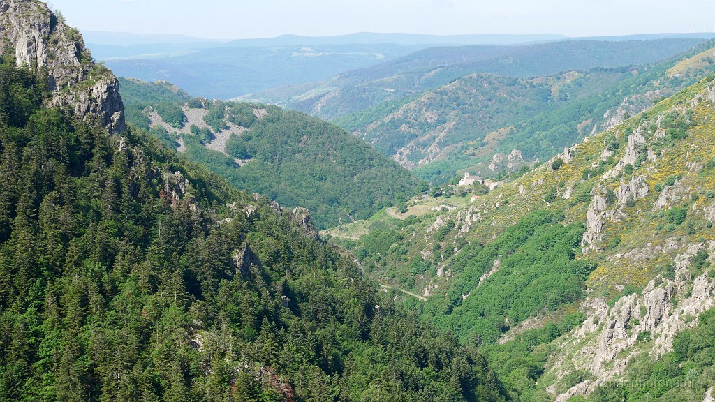 2021-06-12_10h-08m-33s_354.JPG - Le village de Borne