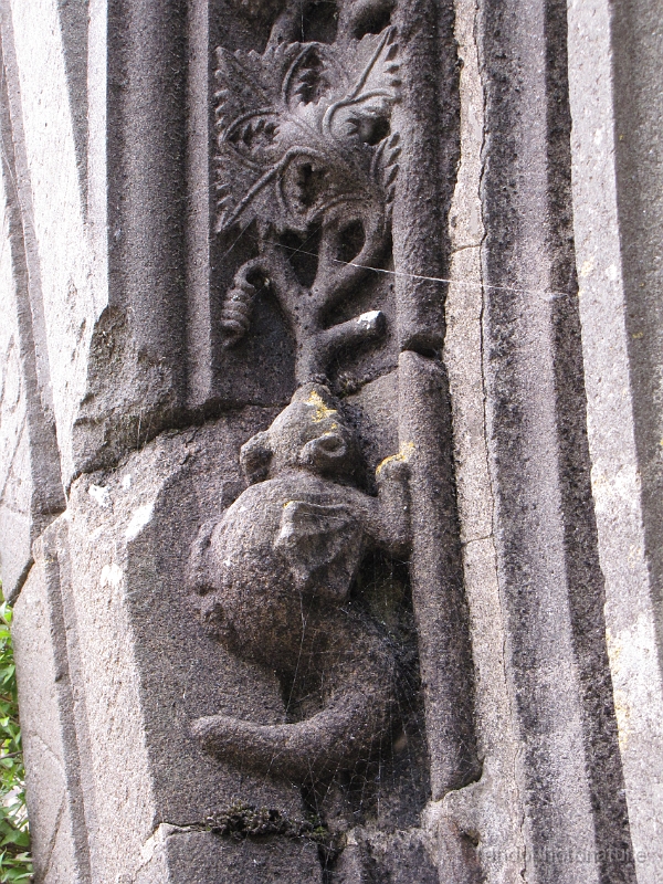 2014-04-27_16h-05m-58s_111.JPG - Enclos paroissial de Lampaul Guimiliau : dragon