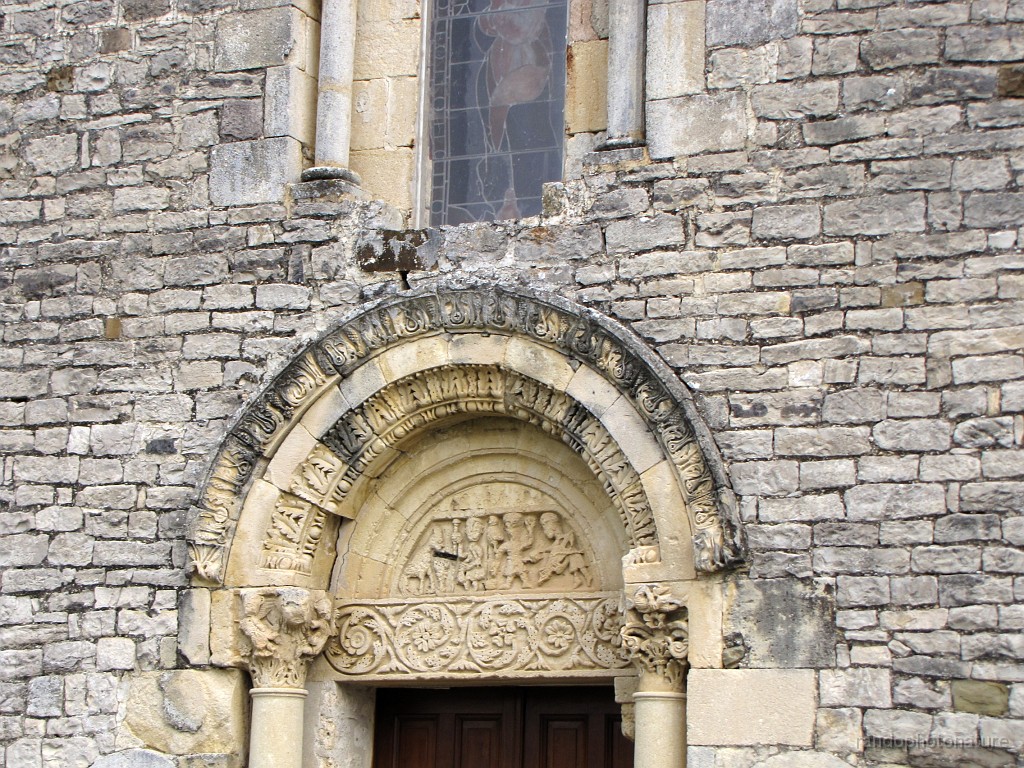 2017-04-15_17h-46m-39s_076.JPG - Ste Jalle : Eglise Notre Dame de Beauvert (linteau)