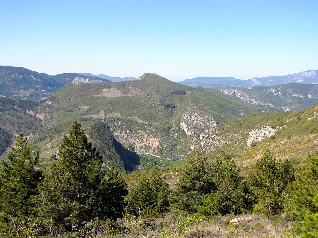 2017-04-21_11h-14m-08s_401.JPG - Vue sur St May et le Bramart depuis le col de St May
