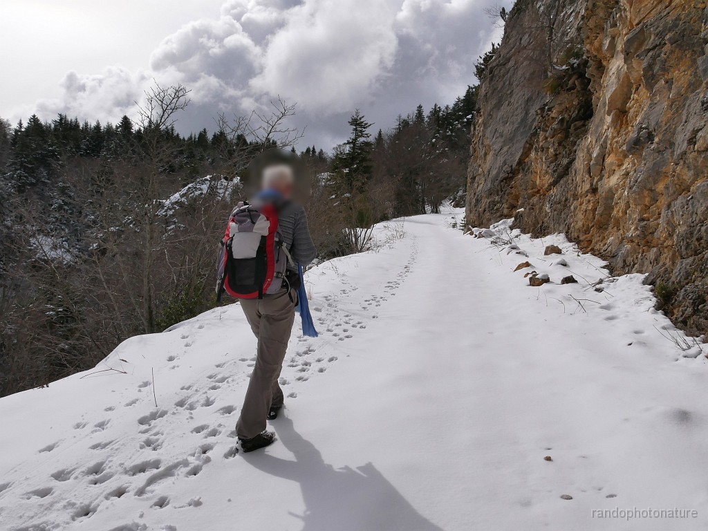 2019-04-07_11h-13m-42s_033.JPG - Neige sur le GR début avril