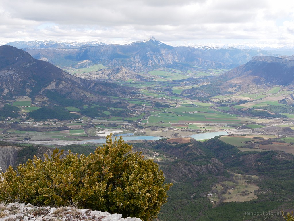 2019-04-08_11h-51m-55s_098.JPG - Le barrage de St Sauveur et La vallée du Buëch au Sud de Serres