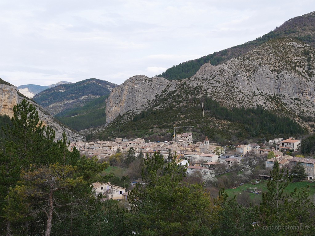 2019-04-10_09h-13m-27s_198.JPG - Orpierre : vue d'ensemble