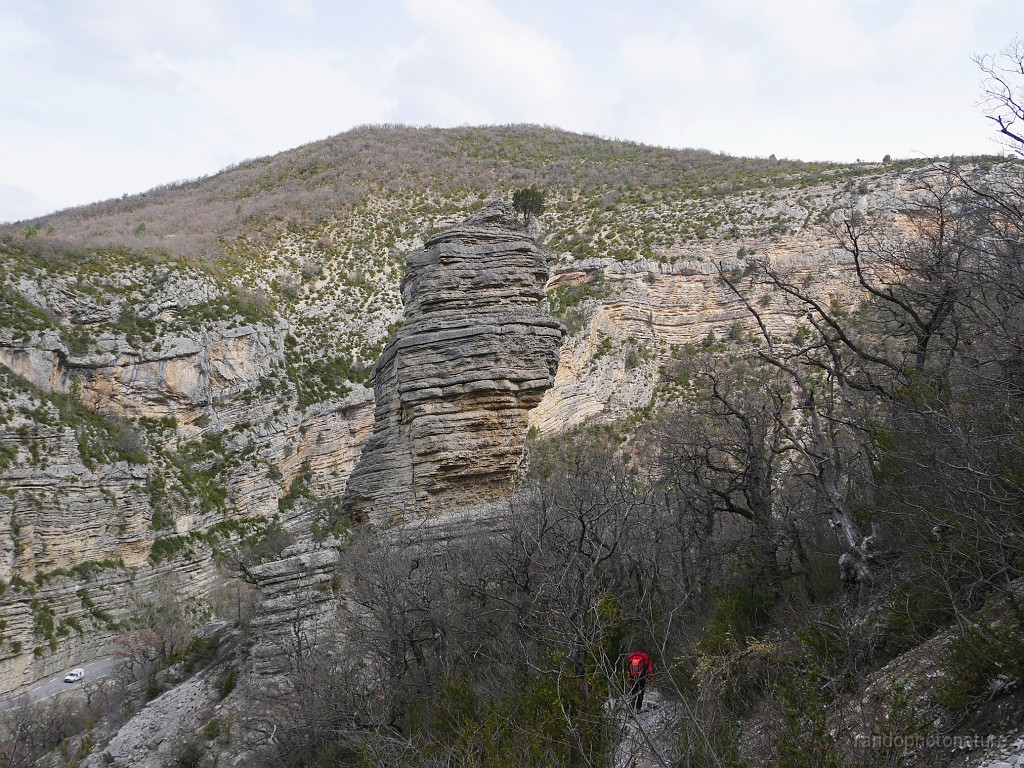 2019-04-11_11h-23m-09s_271.JPG - les gorges de la Méouge : le rocher du Château