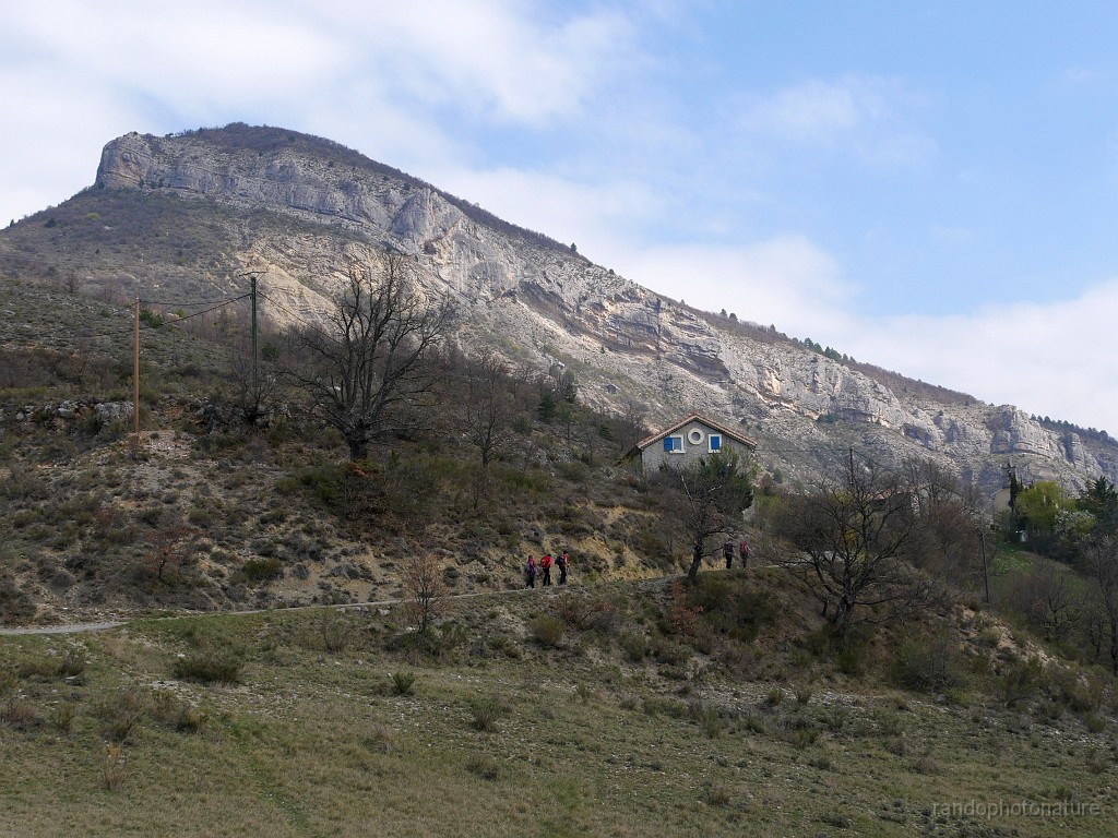 2019-04-12_11h-57m-36s_359.JPG - Arrivée à St Genis. Au fond le Révuaire