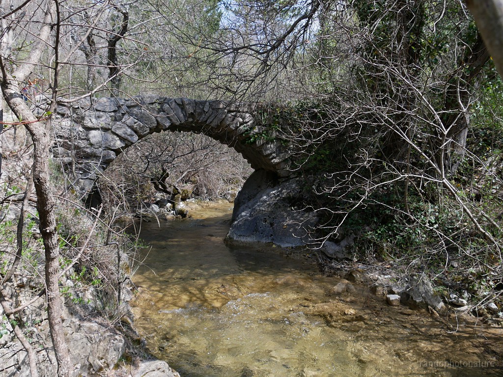 2019-04-12_13h-44m-31s_369.JPG - Pont sur le Riou