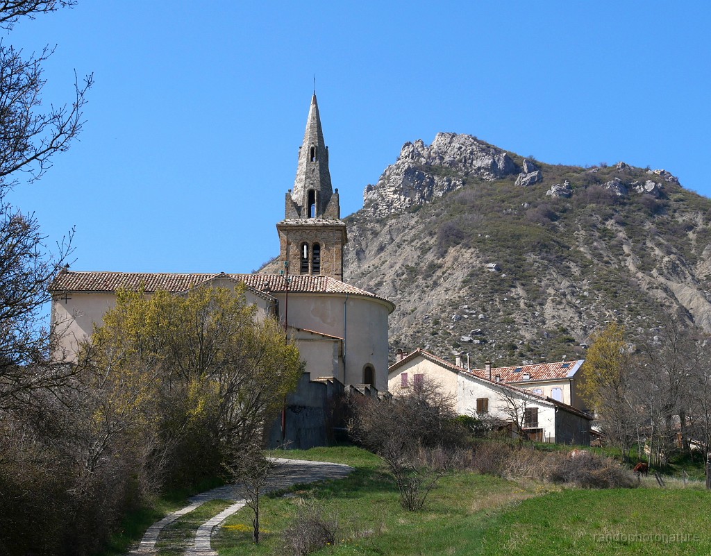 2019-04-12_15h-47m-41s_402.JPG - Savournon : Eglise et le Château de l'Aigle (1015 m)