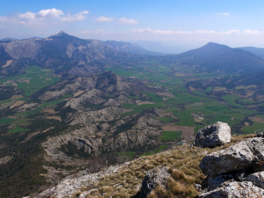 2019-04-13_13h-20m-40s_423.JPG - Vue sur les Eysserennes depuis le Pic d'Arambre