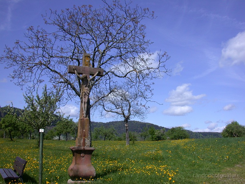 DSCN4498.JPG - Un calvaire à la croisée des chemins