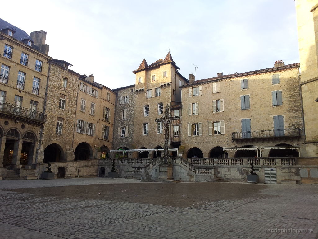 2016-04-02_19h.32m.23s_00006.jpg - La place Notre Dame