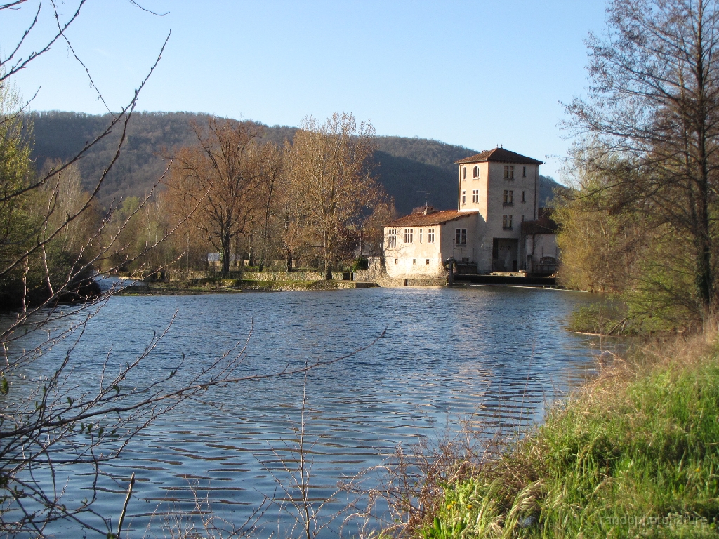 2016-04-03_09h.00m.31s_00015.JPG - Moulin le long de l'Aveyron