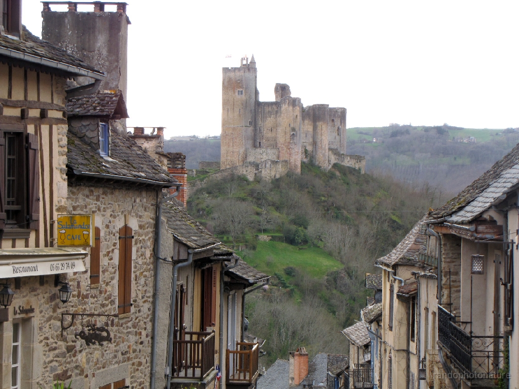 2016-04-03_18h.05m.22s_00066.JPG - Najac : le chateau depuis la rue St Barthelemy