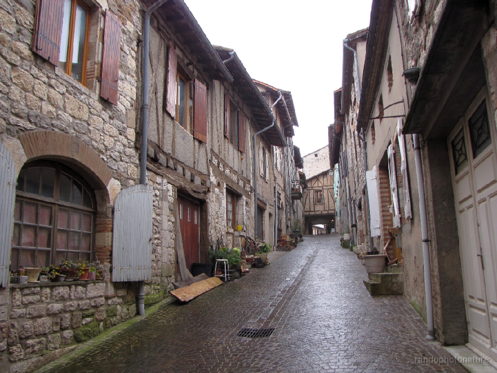 2016-04-05_18h.33m.50s_00170.JPG - Castelnau de Montmiral : ruelle