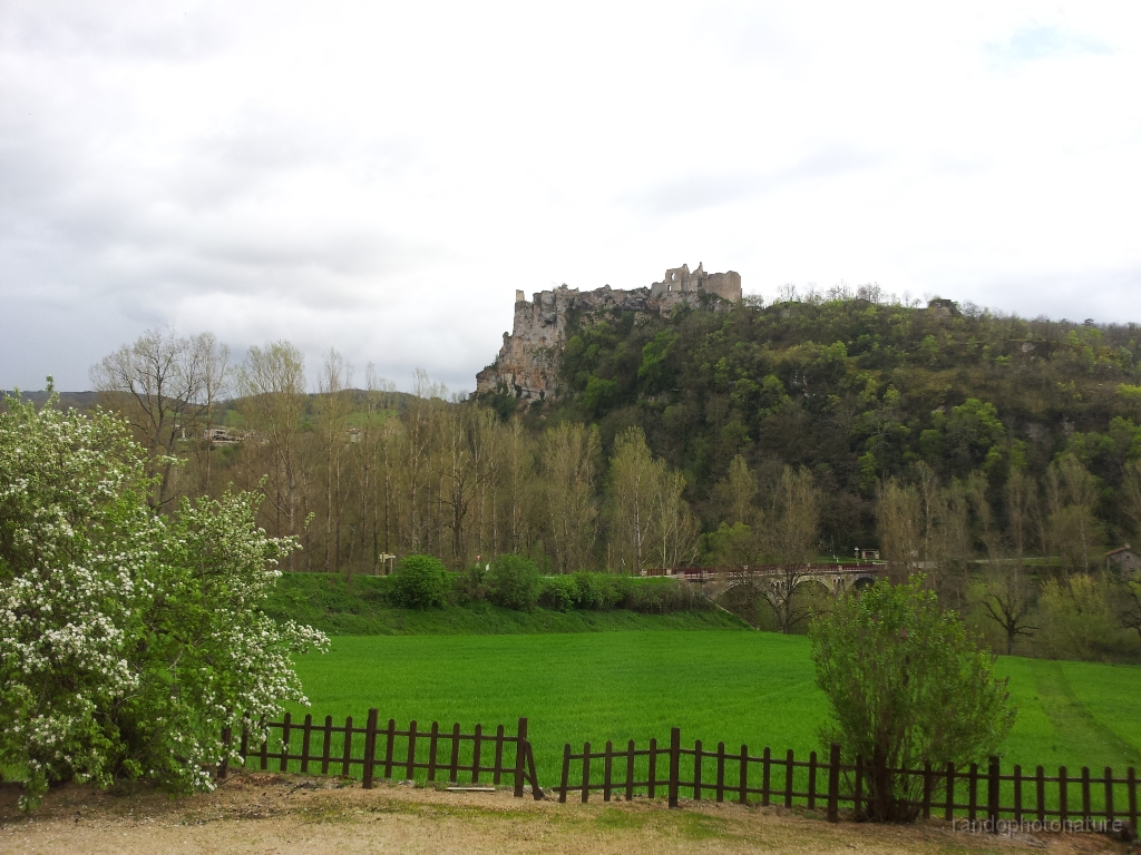 2016-04-07_17h.43m.43s_00021.jpg - Le château vu depuis le gîte de l'Hermitage