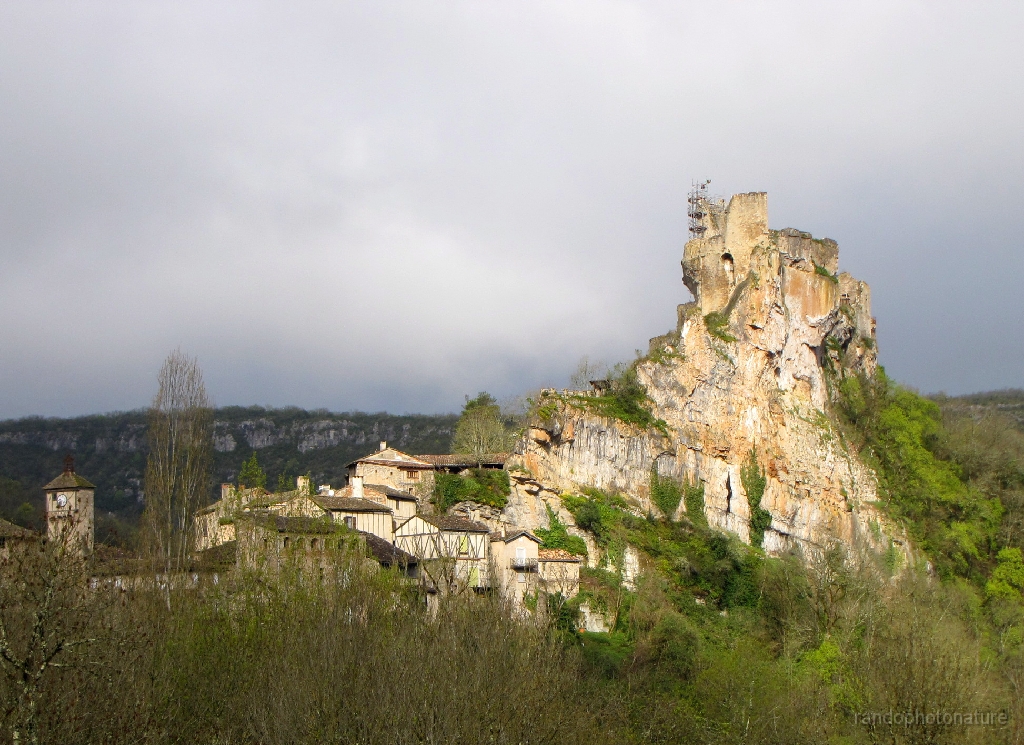 2016-04-08_09h.36m.23s_00305_cr.jpg - Penne et son château