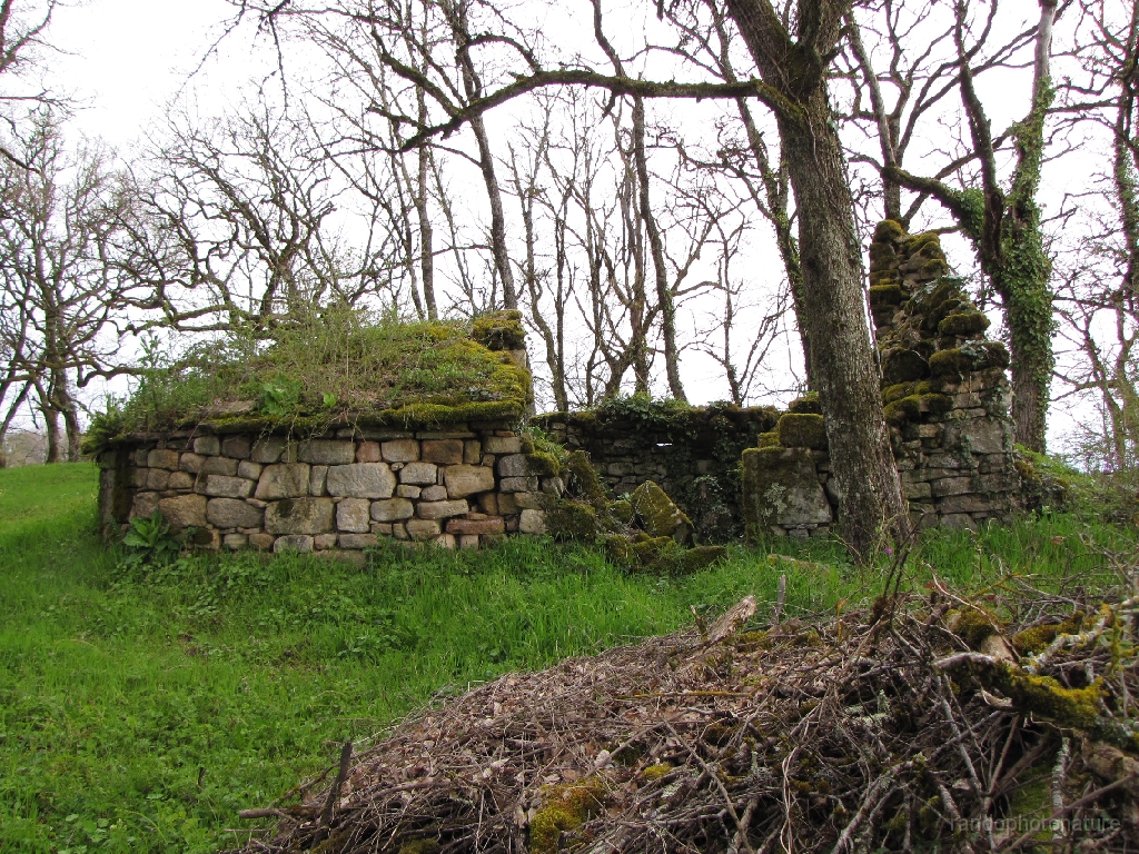 2016-04-09_09h.34m.53s_00355.JPG - Four ruiné