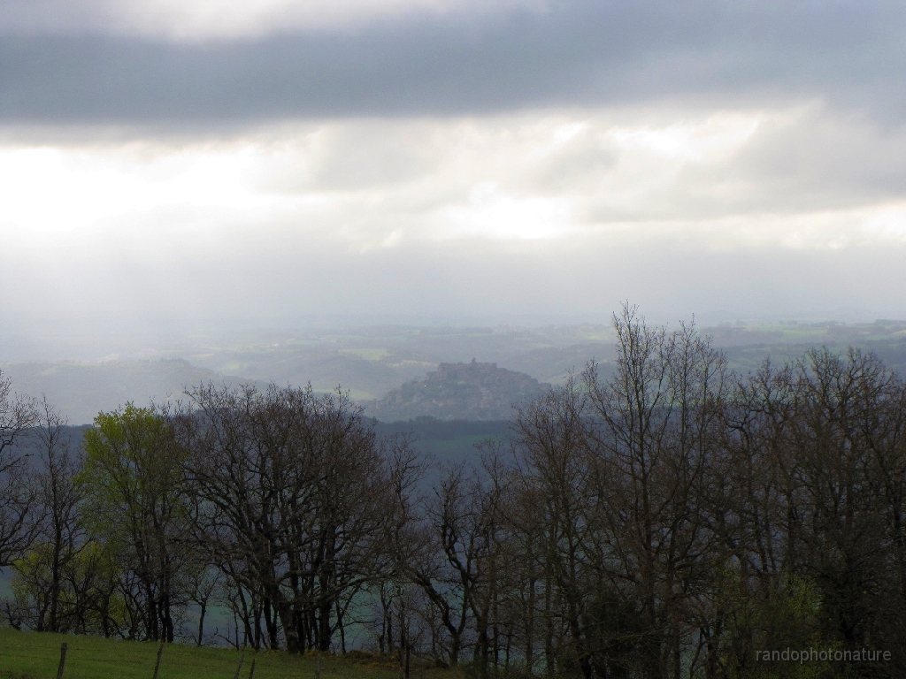 2016-04-09_09h.40m.53s_00362.JPG - Cordes sur ciel dans le lointain