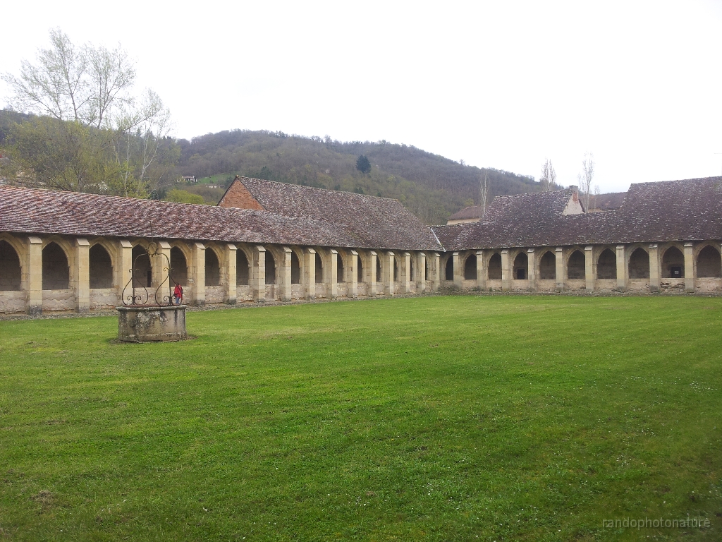2016-04-09_15h.50m.00s_00031.jpg - Villefranche de Rouergue : grand cloître de la Chartreuse