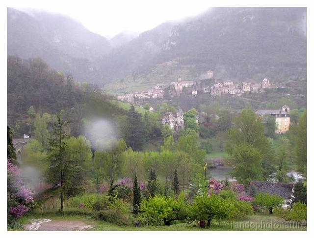 013.jpg - Peyreleau - Le Rozier sous la pluie