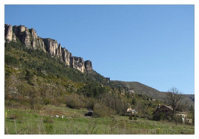 185.jpg - Gîte "La Draille" en bas à gauche