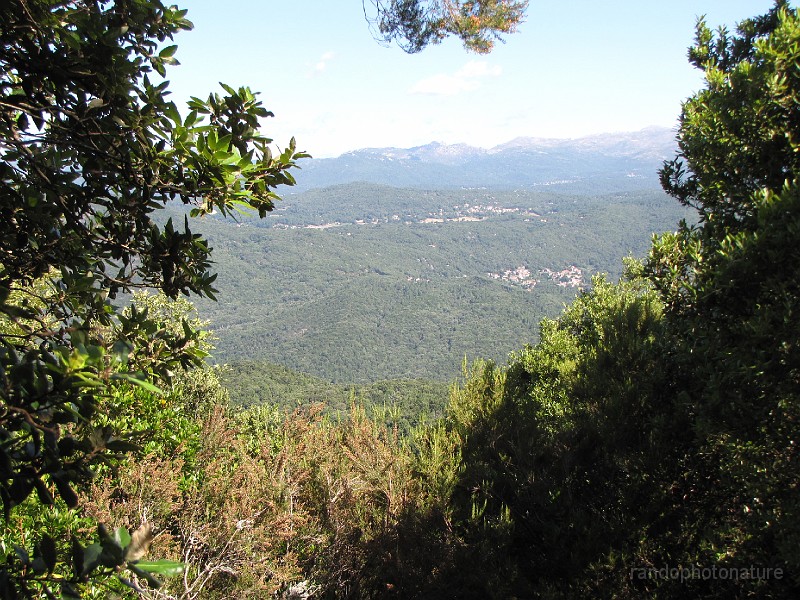 012.JPG - Vue depuis le col de Mela