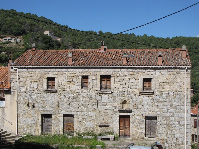 022.JPG - Vieille maison à Levie