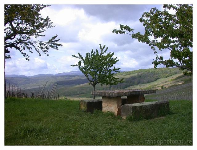 2008-05-01_11h17m52s_025.jpg - Table et panorama