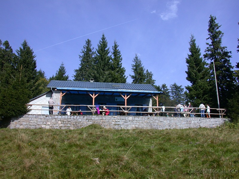 2008-09-28_12h16m33s_013.JPG - Le club vosgien pendant la pose déjeuner au chalet Erichson